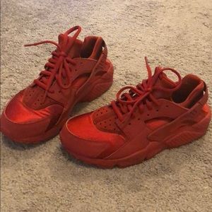 Red Nike Huarache